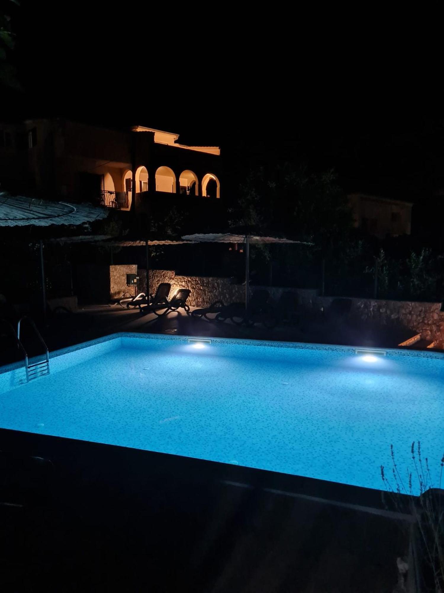 Apartment Relax Villa Salena 斯拉汀 外观 照片